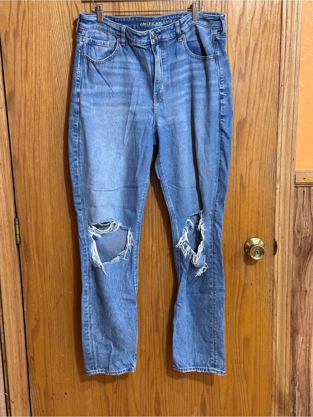 American Eagle Outfitters Distressed Blue Ripped mom Jeans sz 14 Xlong